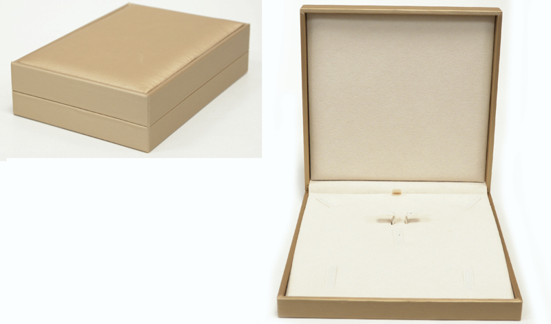 ΚΟΥΤΙ ΥΦΑΣΜΑΤΙΝΟ ΣΕΤ ΚΟΣΜΗΜΑΤΩΝ ΜΕ ΕΣΩΤΕΡΙΚΗ ΕΠΕΝΔΥΣΗ ΒΕΛΟΥΔΟ 19cm x 19cm x 4cm 0402201