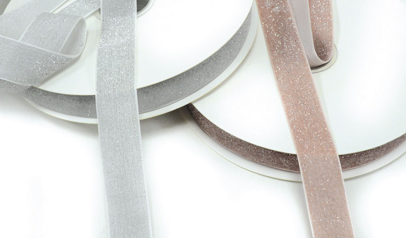 ΚΟΡΔΕΛΑ ΒΕΛΟΥΔΙΝΗ ΜΕ ΑΣΗΜΙ ΓΚΛΙΤΕΡ 1cm x 25Y 0501366